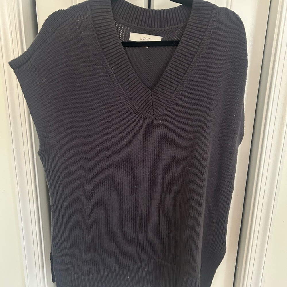 LOFT Dark Blue V-Neck Sleeveless Knit Vest